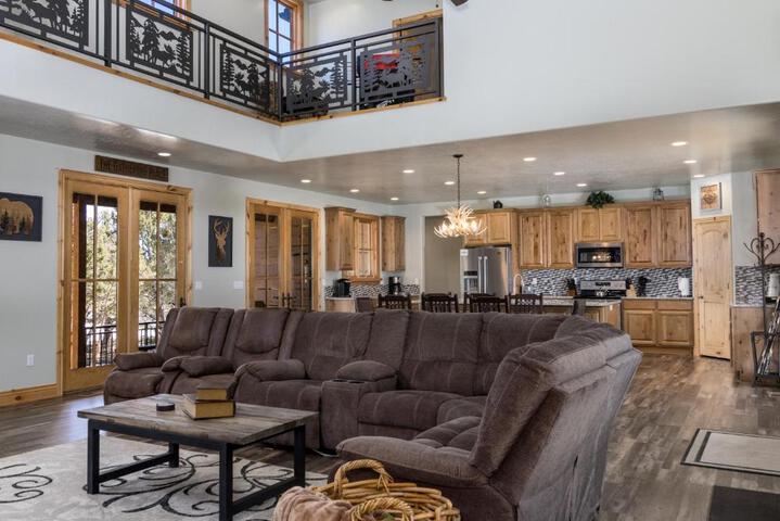 East Zion Trails Retreat-Hot tub Resort Amenities, Exceptional