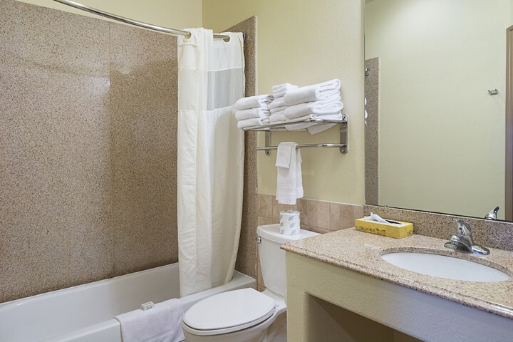 Room 35 of 53