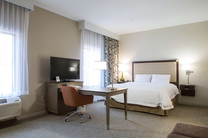 Room 33 of 43