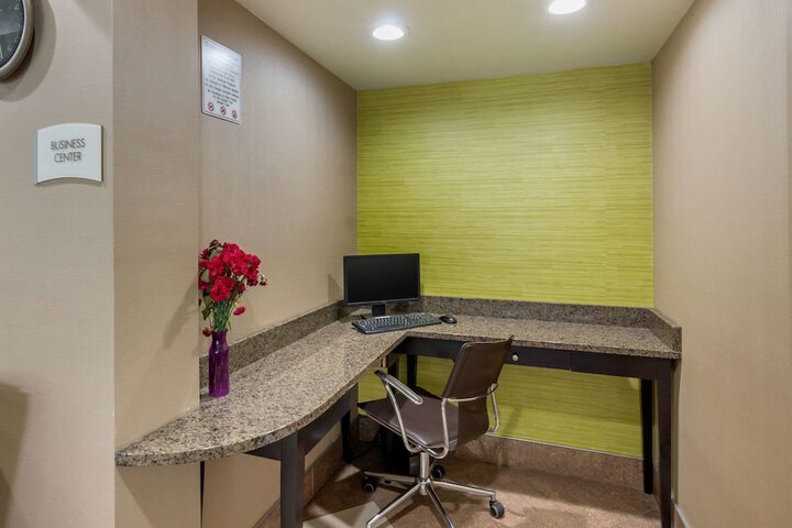 Business Center 37 of 42