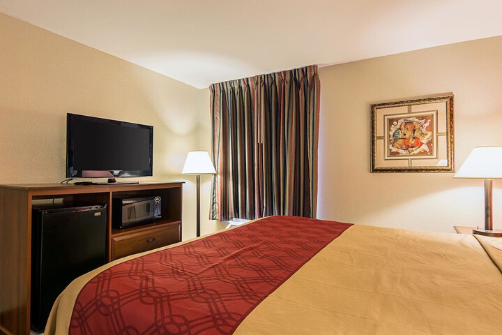 Room 17 of 35