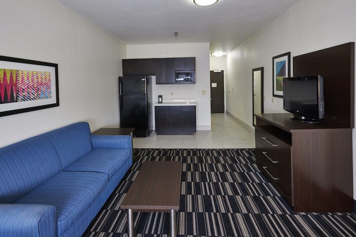 Room 12 of 35