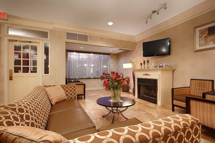 Hotel Interior 8 of 22