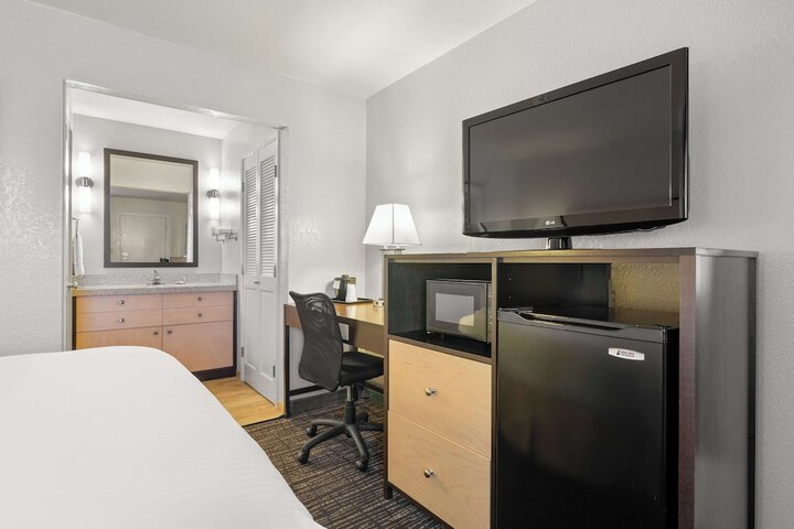 Room 40 of 60