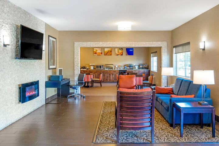 Hotel Interior 7 of 28