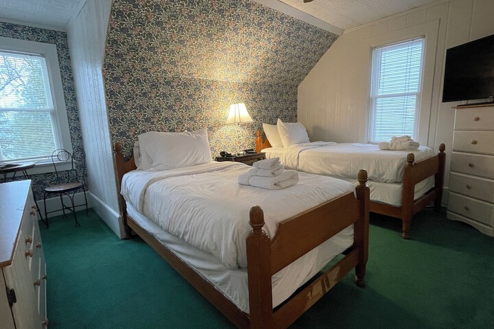 Room 21 of 34