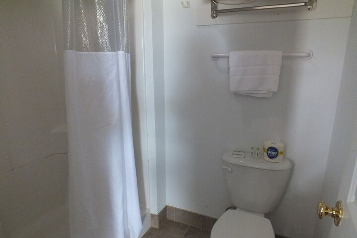Room 10 of 34