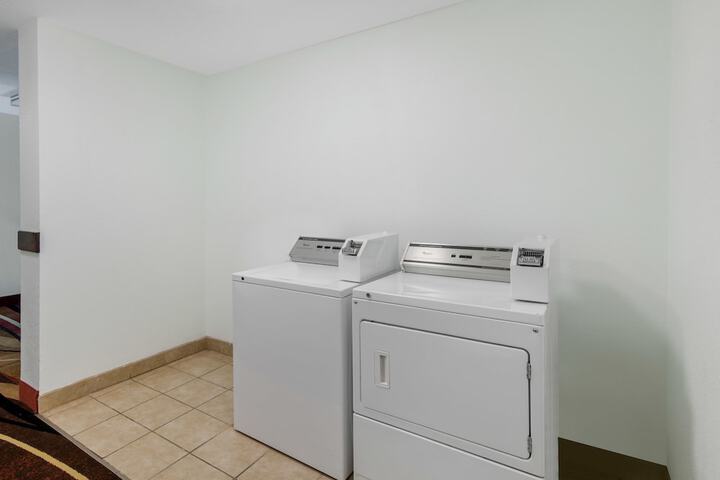 Room 16 of 36
