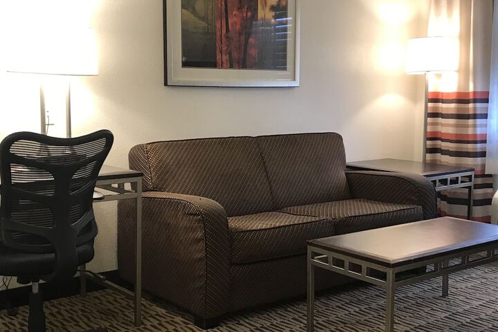 Hawthorn Suites by Wyndham Victorville