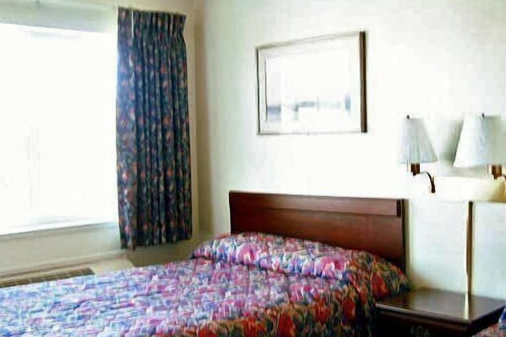 Room 28 of 34