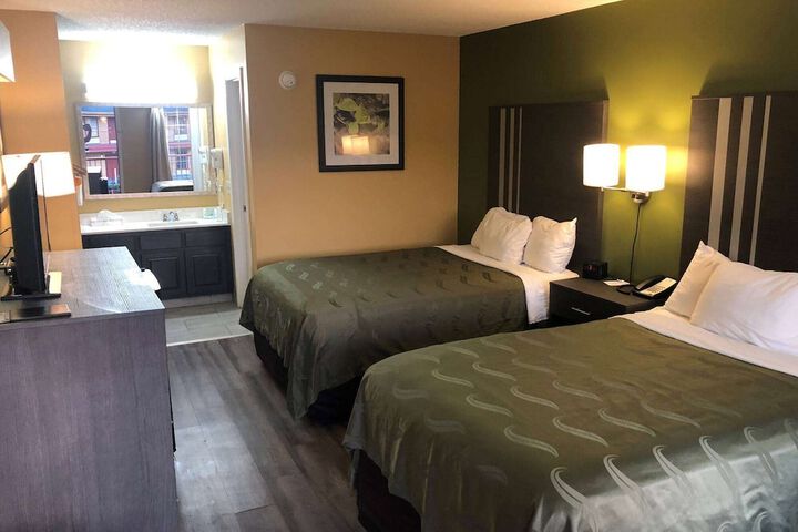 Room 17 of 44