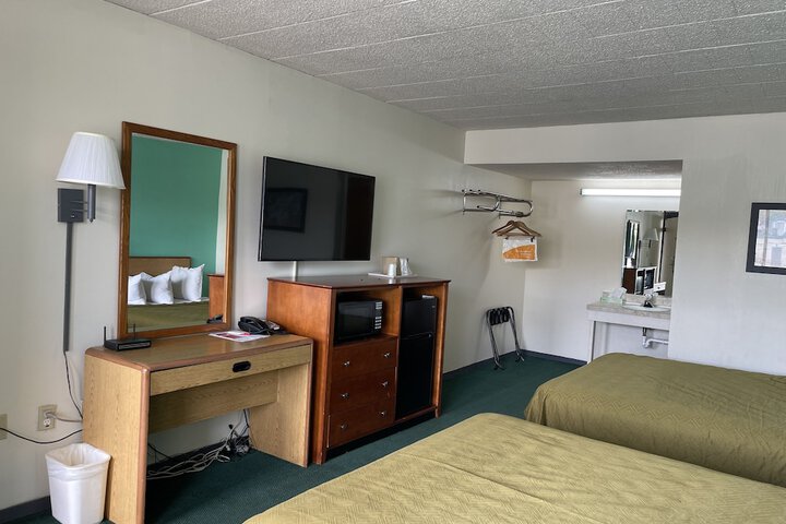 Room 11 of 22