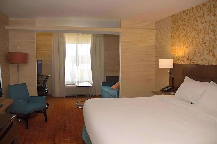 Room 10 of 20
