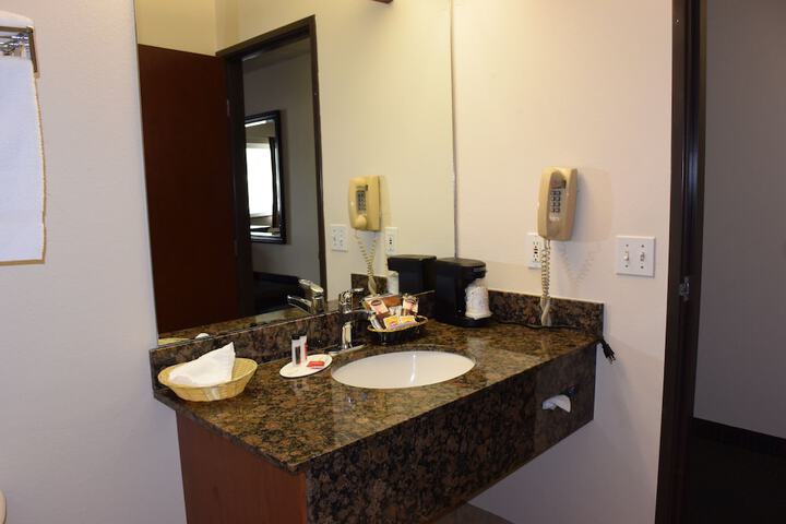 Travelodge Suites by Wyndham Newberg