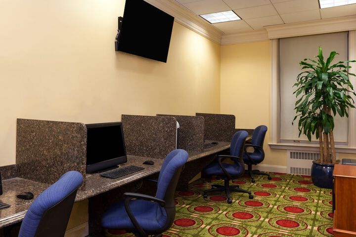 Business Center 53 of 57
