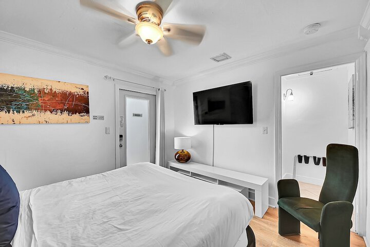 Inn on the Drive ( Adults Only)