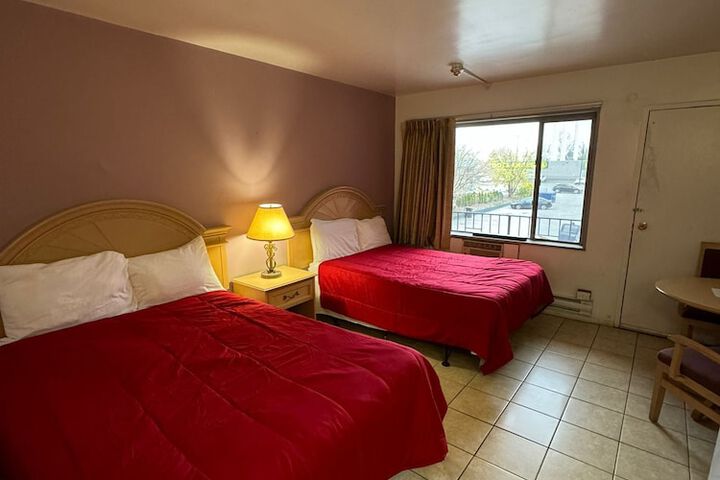 Room 27 of 43