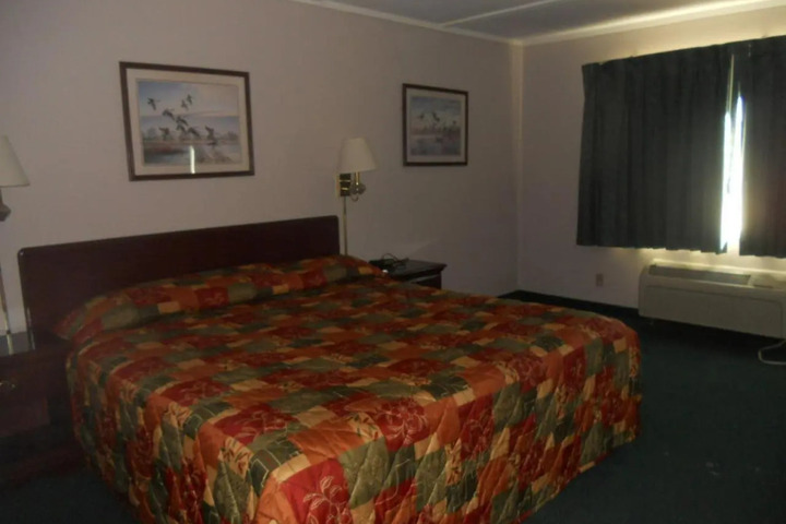 RODEWAY INN