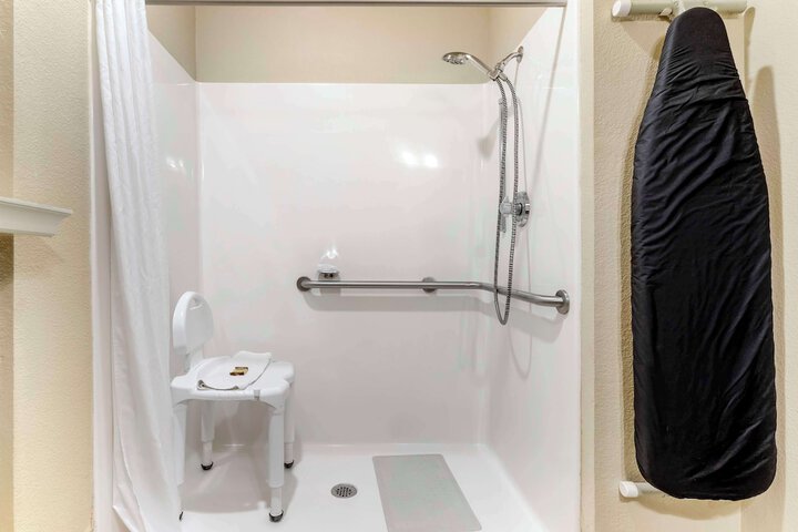 Room 8 of 35
