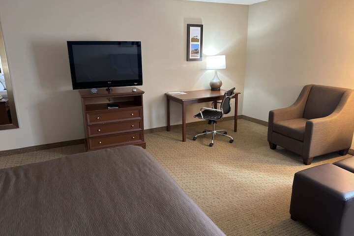 Wingate by Wyndham Utica