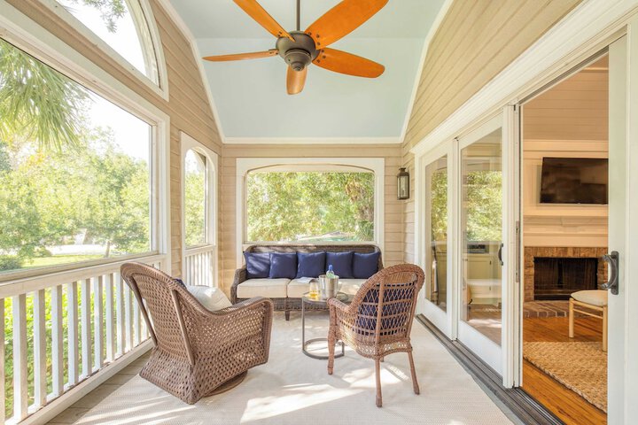 Palmetto by Avantstay Gorgeous Character Home w / Pool Sun Room & Pool Table!