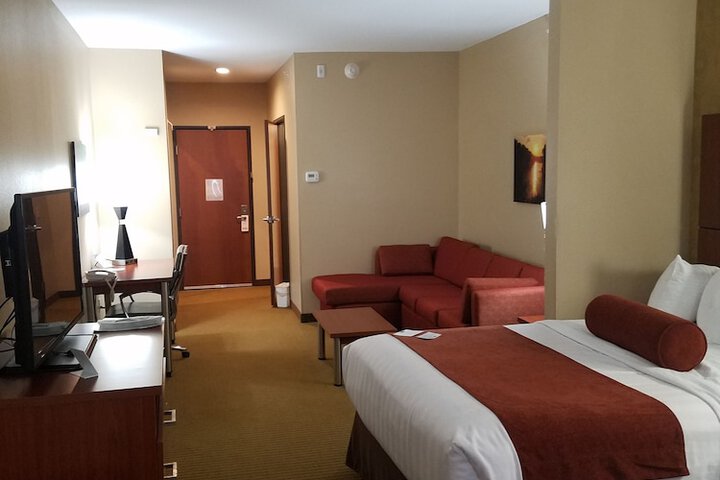 Best Western Plus Finger Lakes Inn & Suites