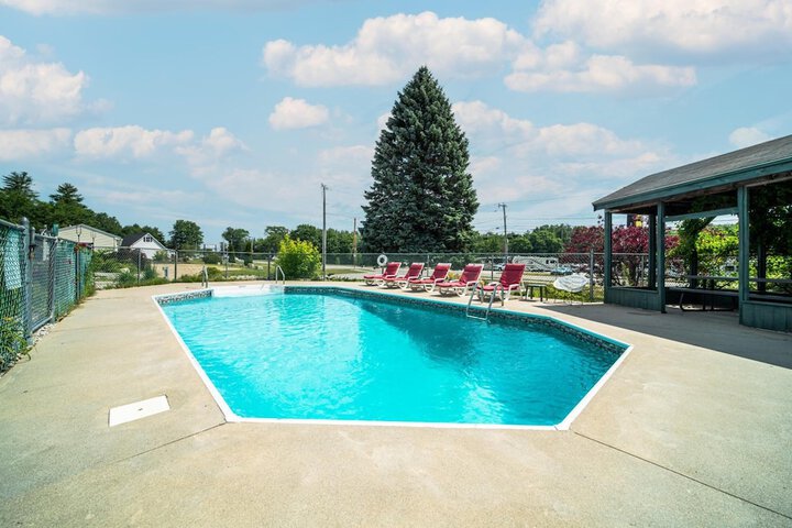 Pool 8 of 53