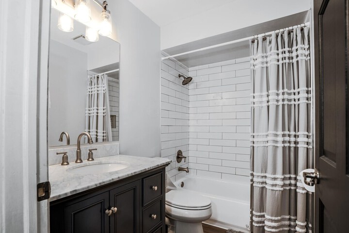 The Overbrook 2BR Pet-friendly Condo Lake Geneva