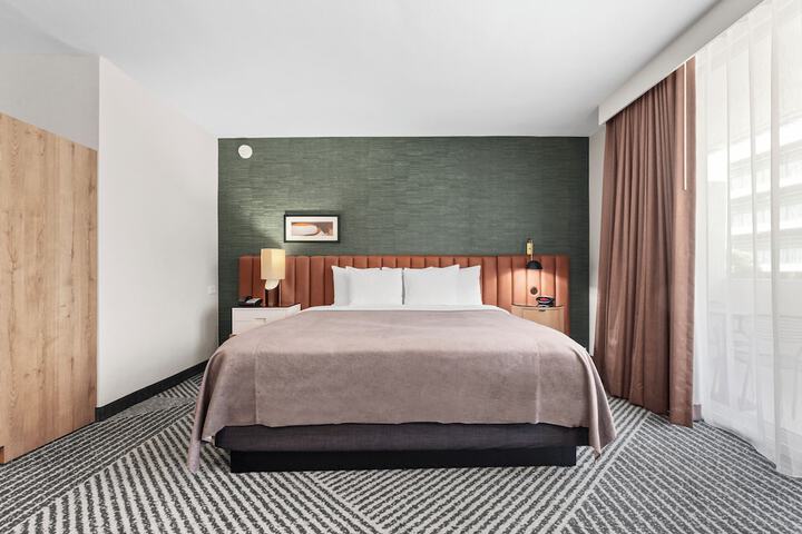 Room 17 of 26