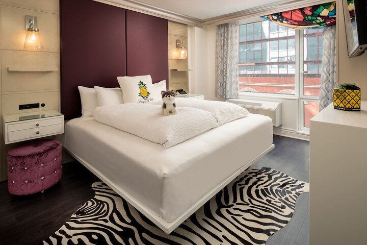 Room 16 of 72