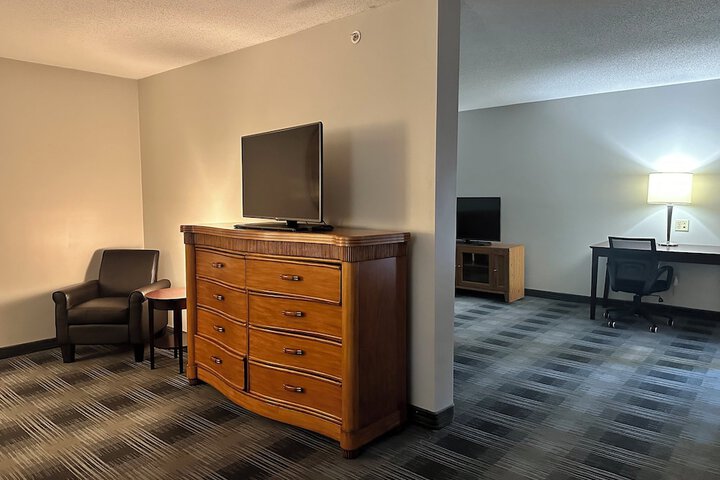 Room 52 of 80