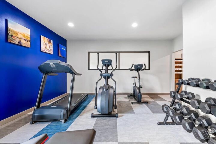 Comfort Inn & Suites River City Decatur