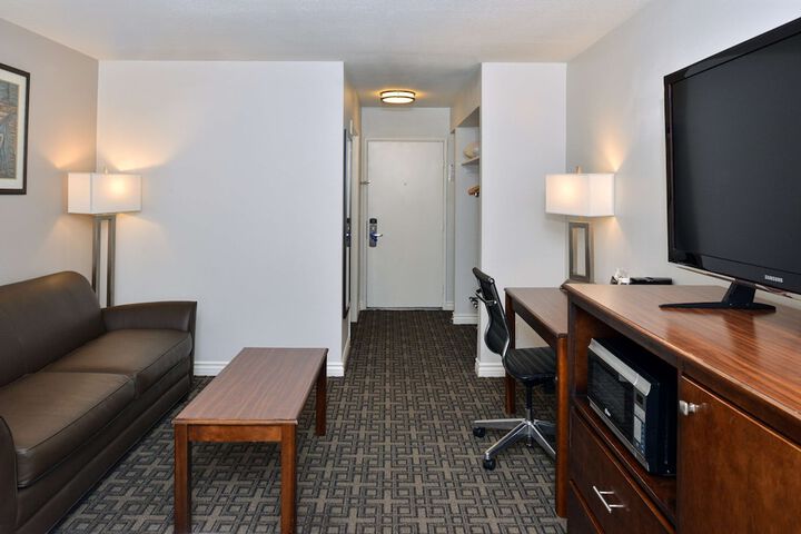 Room 40 of 46