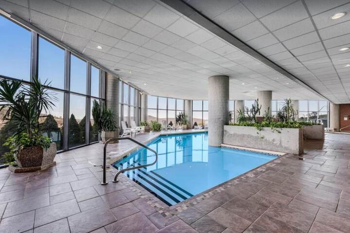 Uhost AI 2BR Condo Scenic Mountain Retreat