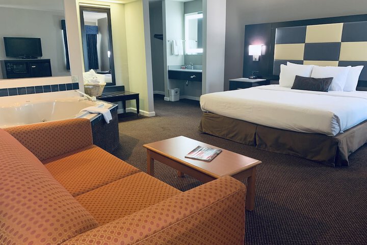 Room 11 of 23