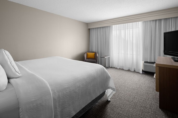 Room 28 of 44