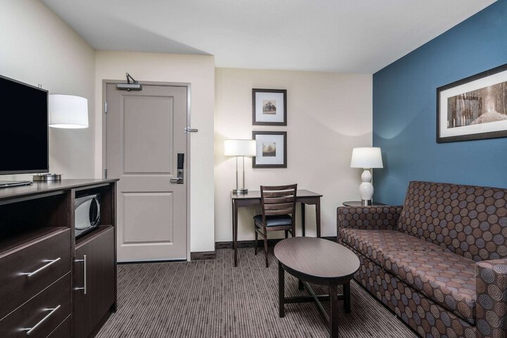 Room 13 of 35