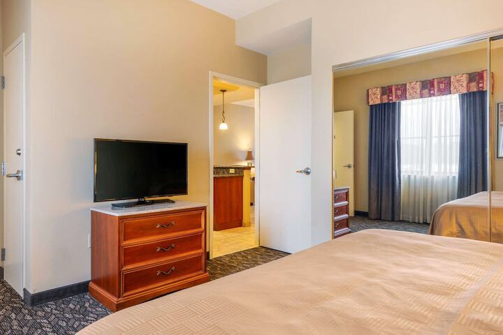 Room 32 of 52
