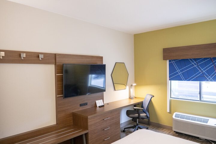 Holiday Inn Express & Suites Greenville Airport by IHG