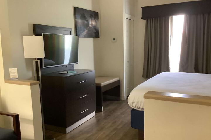 Room 7 of 27