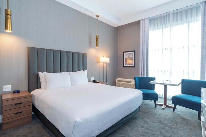 Room 43 of 61