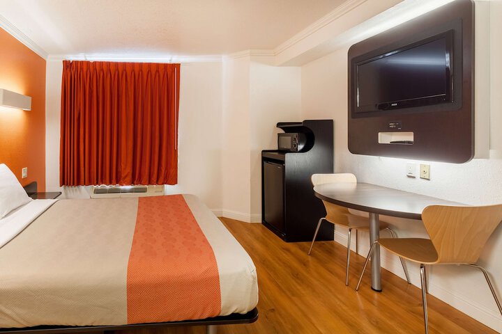Room 27 of 31