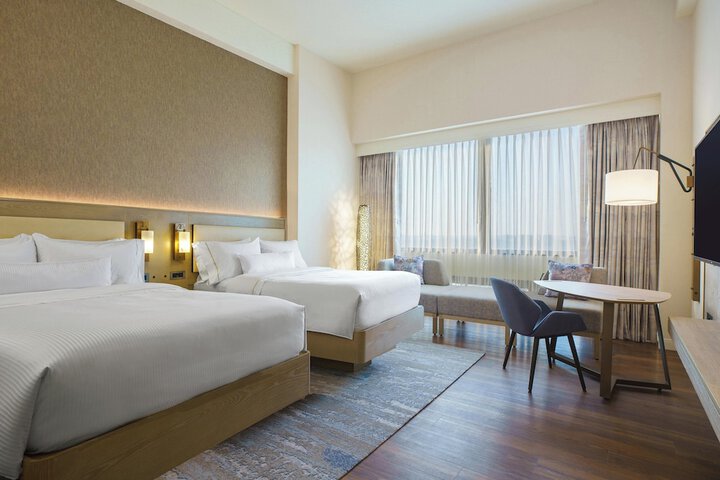 Room 32 of 80