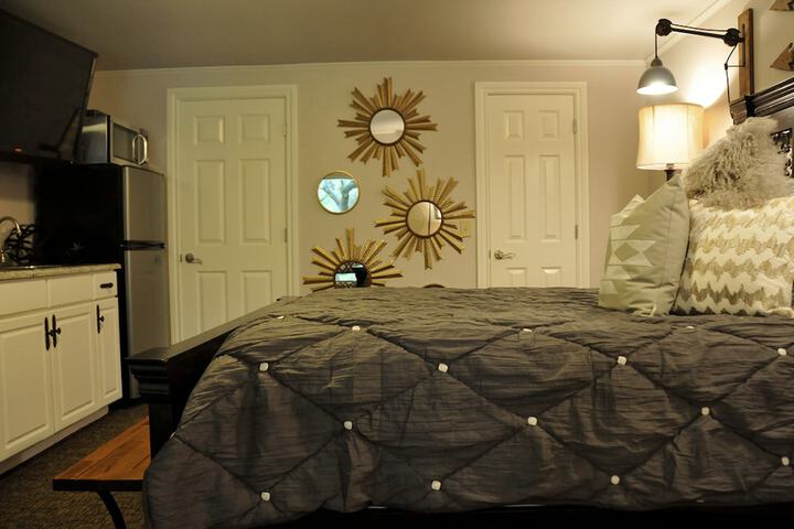 Two Hearts Inn
