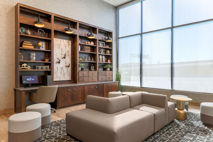 Hotel Interior 10 of 27