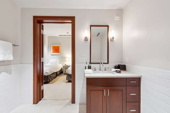 Room 92 of 158