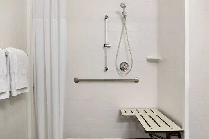 Room 15 of 33