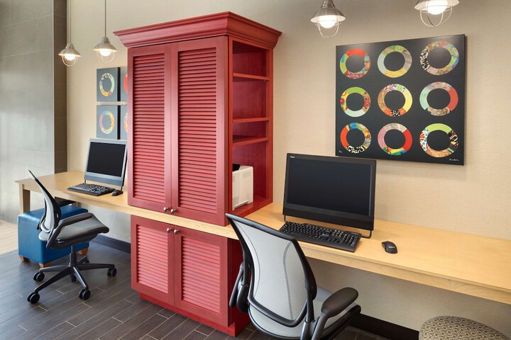 Business Center 31 of 32