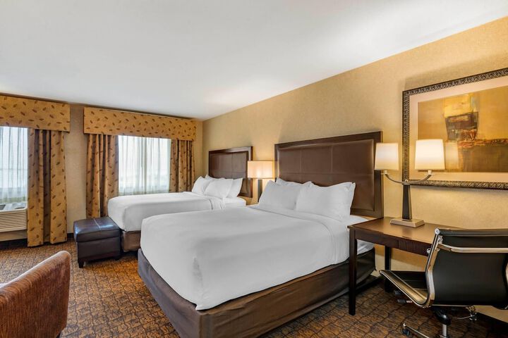 Lloyd Hotel Astoria Bayfront an Ascend Collection Hotel
