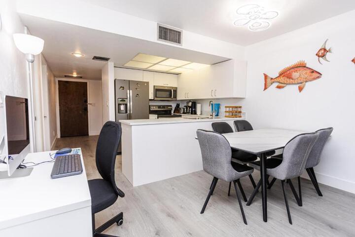 Bass & Sun Condominium 2 / 2 Bedroom